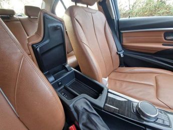 BMW 3 SERIES 2.0 330e 7.6kWh Luxury Saloon 4dr Petrol Plug-in Hybrid Auto Eur