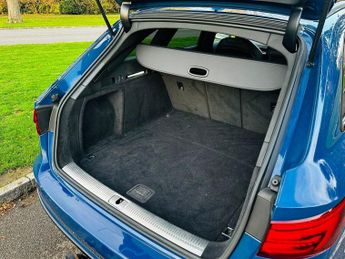 AUDI A4 AVANT 2.0 TDI 40 Black Edition Estate 5dr Diesel S Tronic quattro Euro