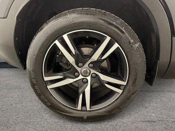 VOLVO XC40 2.0 D3 R-Design SUV 5dr Diesel Auto Euro 6 (s/s) (150 ps)