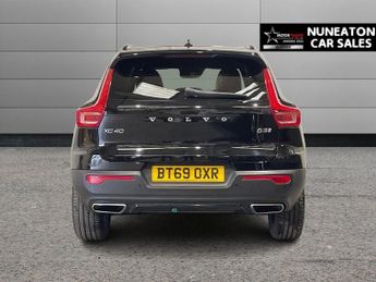 VOLVO XC40 2.0 D3 R-Design SUV 5dr Diesel Auto Euro 6 (s/s) (150 ps)