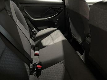 TOYOTA YARIS 1.5 VVT-h Icon Hatchback 5dr Petrol Hybrid E-CVT Euro 6 (s/s) (1