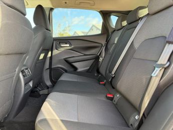 NISSAN QASHQAI 1.3 DIG-T MHEV N-Connecta SUV 5dr Petrol Hybrid XTRON 4WD Euro 6