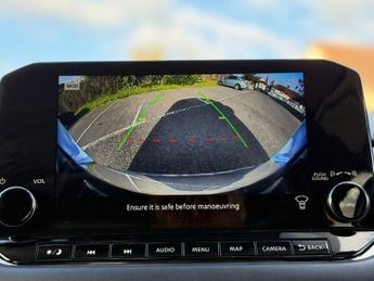 NISSAN QASHQAI 1.3 DIG-T MHEV N-Connecta SUV 5dr Petrol Hybrid XTRON 4WD Euro 6