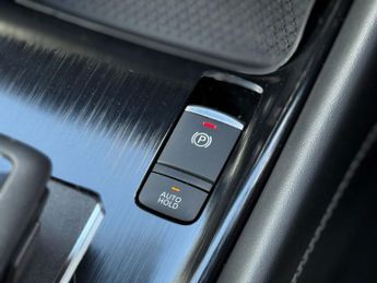 NISSAN QASHQAI 1.3 DIG-T MHEV N-Connecta SUV 5dr Petrol Hybrid XTRON 4WD Euro 6