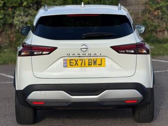 NISSAN QASHQAI 1.3 DIG-T MHEV N-Connecta SUV 5dr Petrol Hybrid XTRON 4WD Euro 6