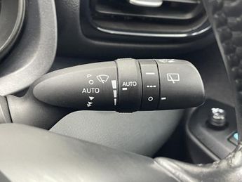 TOYOTA YARIS 1.5 VVT-h Design Hatchback 5dr Petrol Hybrid E-CVT Euro 6 (s/s) 