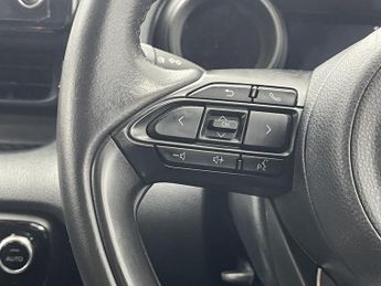 TOYOTA YARIS 1.5 VVT-h Design Hatchback 5dr Petrol Hybrid E-CVT Euro 6 (s/s) 