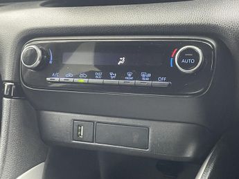 TOYOTA YARIS 1.5 VVT-h Design Hatchback 5dr Petrol Hybrid E-CVT Euro 6 (s/s) 