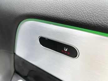 MERCEDES-BENZ EQA EQA 250 66.5kWh AMG Line SUV 5dr Electric Auto (190 ps)