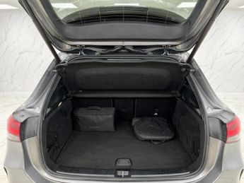 MERCEDES-BENZ EQA EQA 250 66.5kWh AMG Line SUV 5dr Electric Auto (190 ps)