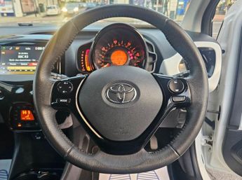 TOYOTA AYGO AUTOMATIC 1.0 VVT-i x-pression Hatchback 5dr Petrol x-shift Euro
