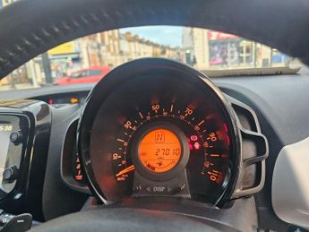 TOYOTA AYGO AUTOMATIC 1.0 VVT-i x-pression Hatchback 5dr Petrol x-shift Euro