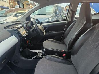 TOYOTA AYGO AUTOMATIC 1.0 VVT-i x-pression Hatchback 5dr Petrol x-shift Euro