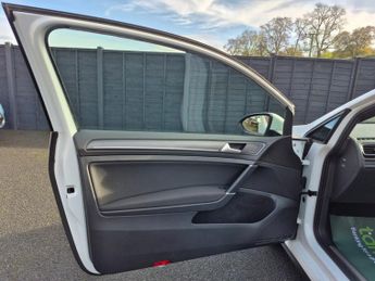 VOLKSWAGEN GOLF 2.0 TDI GTD Hatchback 3dr Diesel DSG Euro 6 (s/s) (184 ps)