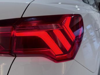 AUDI Q3 1.5 TFSI CoD 35 Sport SUV 5dr Petrol S Tronic Euro 6 (s/s) (150 