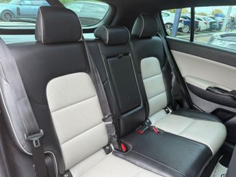 KIA SPORTAGE 1.6 T-GDi GT-Line S SUV 5dr Petrol DCT AWD Euro 6 (174 bhp)
