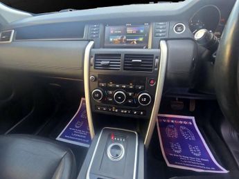 LAND ROVER DISCOVERY SPORT 2.0 TD4 HSE Black SUV 5dr Diesel Auto 4WD Euro 6 (s/s) (180 ps)