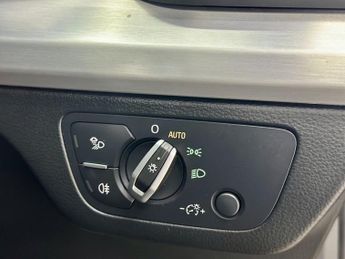 AUDI Q5 2.0 TDI 40 S line SUV 5dr Diesel S Tronic quattro Euro 6 (s/s) (