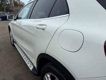 MERCEDES-BENZ GLA 2.1 GLA200d Sport (Premium) SUV 5dr Diesel 7G-DCT 4MATIC Euro 6 