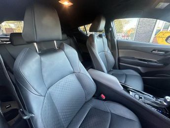 TOYOTA C-HR 2.0 VVT-h Orange Edition SUV 5dr Petrol Hybrid CVT Euro 6 (s/s) 
