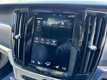 VOLVO V90 2.0 D4 Momentum Estate 5dr Diesel Auto Euro 6 (s/s) (190 ps)