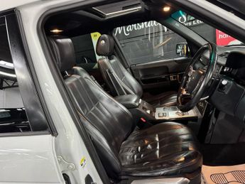 LAND ROVER RANGE ROVER 4.4 TD V8 Vogue SE SUV 5dr Diesel Auto 4WD Euro 5 (313 bhp)