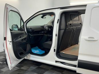 VAUXHALL COMBO 1.5 Turbo D 2300 Edition Panel Van 4dr Diesel Auto L2 H1 Euro 6 