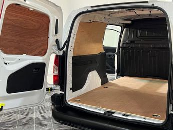 VAUXHALL COMBO 1.5 Turbo D 2300 Edition Panel Van 4dr Diesel Auto L2 H1 Euro 6 