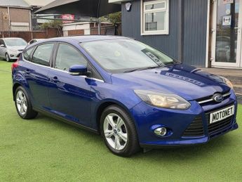 Ford Focus 1.6 Zetec Hatchback 5dr Petrol Powershift Euro 5 (125 ps)
