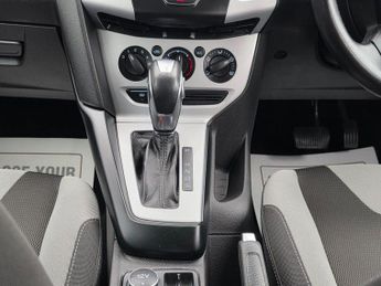 FORD FOCUS 1.6 Zetec Hatchback 5dr Petrol Powershift Euro 5 (125 ps)