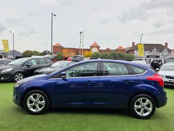 FORD FOCUS 1.6 Zetec Hatchback 5dr Petrol Powershift Euro 5 (125 ps)