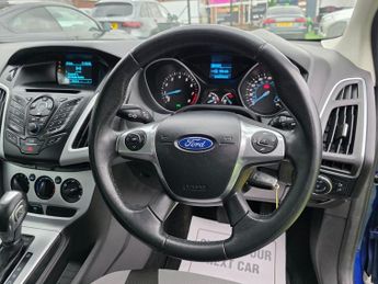 FORD FOCUS 1.6 Zetec Hatchback 5dr Petrol Powershift Euro 5 (125 ps)