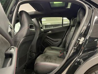 MERCEDES-BENZ GLA 2.1 GLA220d AMG Line SUV 5dr Diesel 7G-DCT 4MATIC Euro 6 (s/s) (