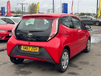TOYOTA AYGO 1.0 VVT-i x-play Hatchback 5dr Petrol x-shift Euro 6 (68 ps)