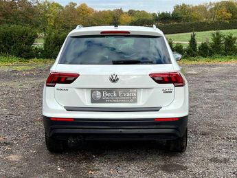 VOLKSWAGEN TIGUAN 2.0 Tiguan SE Nav TDI BlueMotion Technology 4Motion Semi-Auto 4W