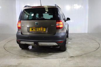 SKODA YETI 2.0 TDI Elegance SUV 5dr Diesel DSG 4WD Euro 5 (140 ps)