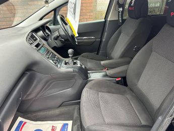 PEUGEOT 5008 1.6 HDi Sport MPV 5dr Diesel Manual Euro 4 (110 bhp)