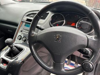 PEUGEOT 5008 1.6 HDi Sport MPV 5dr Diesel Manual Euro 4 (110 bhp)