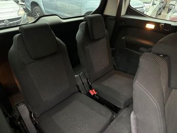 PEUGEOT 5008 1.6 HDi Sport MPV 5dr Diesel Manual Euro 4 (110 bhp)