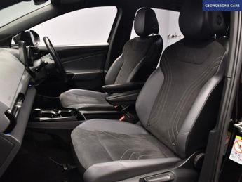 VOLKSWAGEN ID4 Pro Performance 77kWh Life SUV 5dr Electric Auto (204 ps)