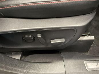 FORD KUGA 2.0 EcoBlue ST-Line X Edition SUV 5dr Diesel Auto AWD Euro 6 (s/