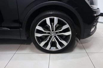 VOLKSWAGEN TIGUAN 2.0 TDI SE Navigation SUV 5dr Diesel DSG 4Motion Euro 6 (s/s) (1