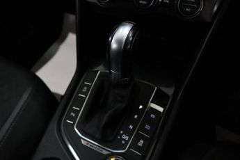 VOLKSWAGEN TIGUAN 2.0 TDI SE Navigation SUV 5dr Diesel DSG 4Motion Euro 6 (s/s) (1