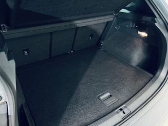 VOLKSWAGEN TIGUAN 2.0 TDI BlueMotion Tech R-Line SUV 5dr Diesel DSG 4Motion Euro 6