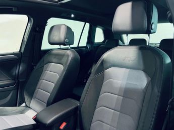 VOLKSWAGEN TIGUAN 2.0 TDI BlueMotion Tech R-Line SUV 5dr Diesel DSG 4Motion Euro 6