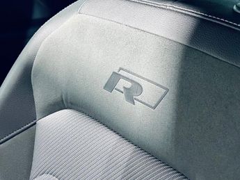 VOLKSWAGEN TIGUAN 2.0 TDI BlueMotion Tech R-Line SUV 5dr Diesel DSG 4Motion Euro 6