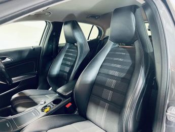 MERCEDES-BENZ GLA 1.6 GLA180 Urban Edition SUV 5dr Petrol 7G-DCT Euro 6 (s/s) (122