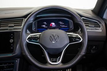 VOLKSWAGEN TIGUAN 2.0 TDI R-Line SUV 5dr Diesel DSG Euro 6 (s/s) (150 ps)