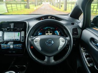 NISSAN LEAF 30kWh Tekna Hatchback 5dr Electric Auto (109 bhp)