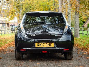NISSAN LEAF 30kWh Tekna Hatchback 5dr Electric Auto (109 bhp)